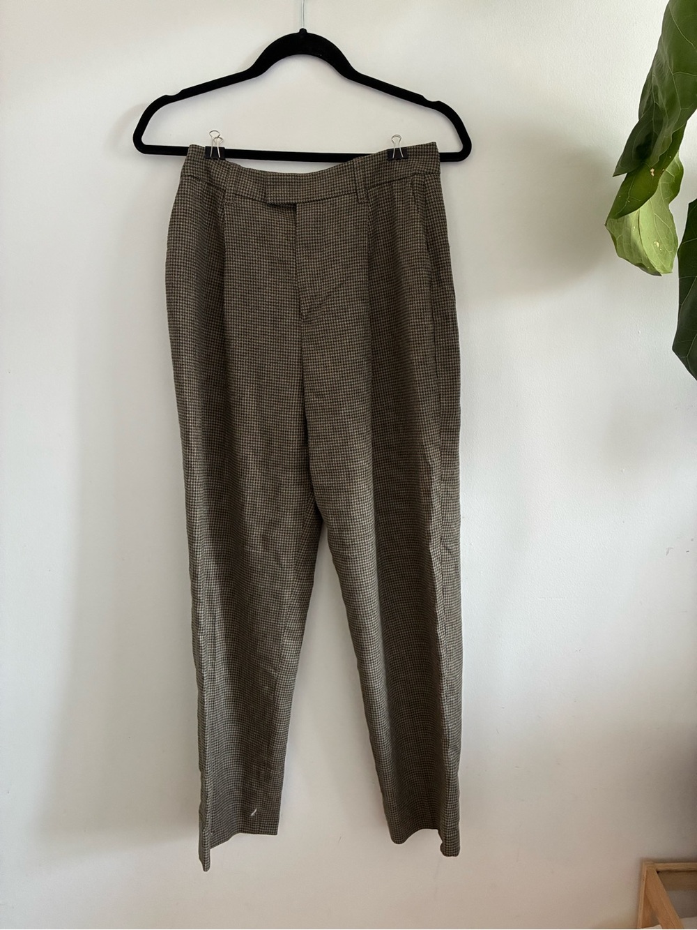 KOTN Women's Straight Leg Wool Pants